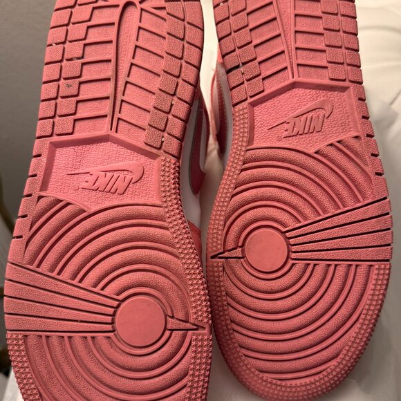 Nike Air Jordan 1 Mid Valentine's Day Size 7Y/8.5 Women's Pristine Condition - Picture 6 of 8